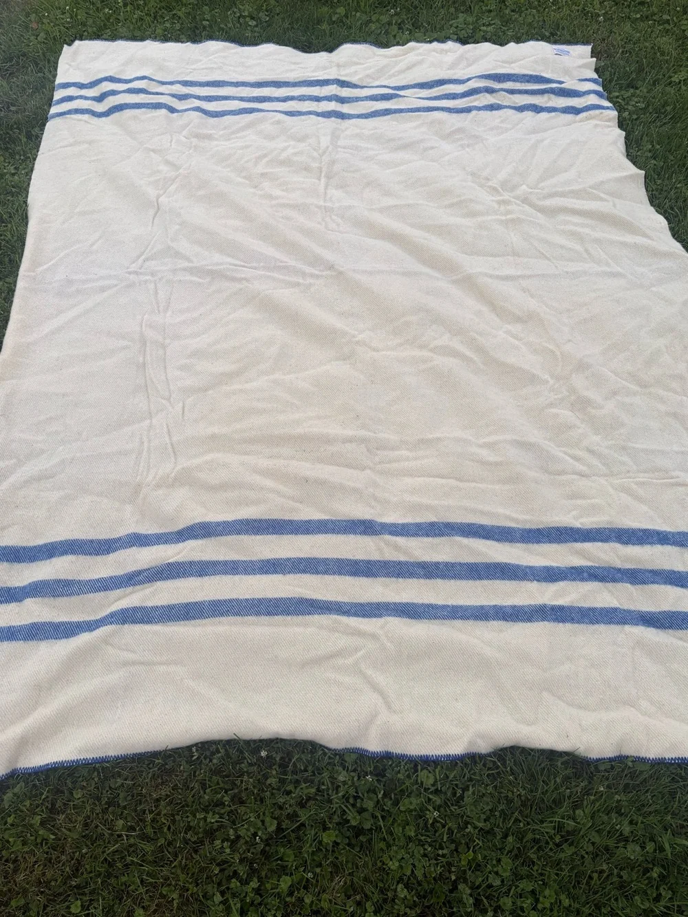 Vintage Mac Auslands 100 organic laine wool blanket - RARE